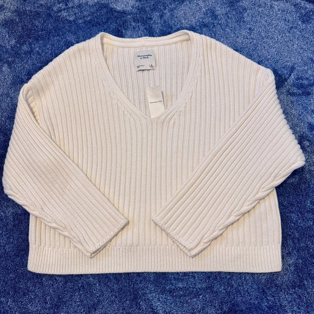 Abercrombie & Fitch Women’s White Boxy Cotton Blend V-Neck Sweater NWT Small